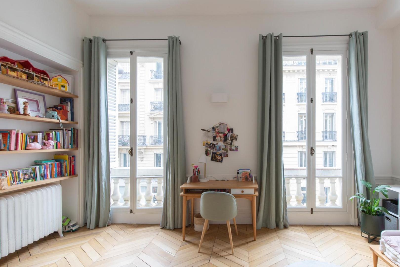 Elegant Familial A * Parijs